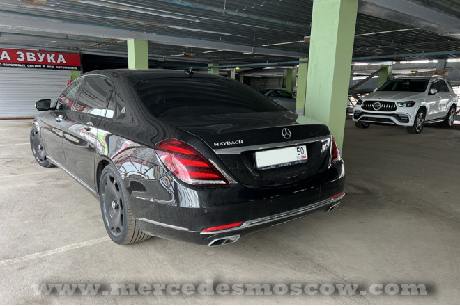 Установка рестайлинг фар и мультимедиа системы Comand 5.5 для Mercedes Maybach W222